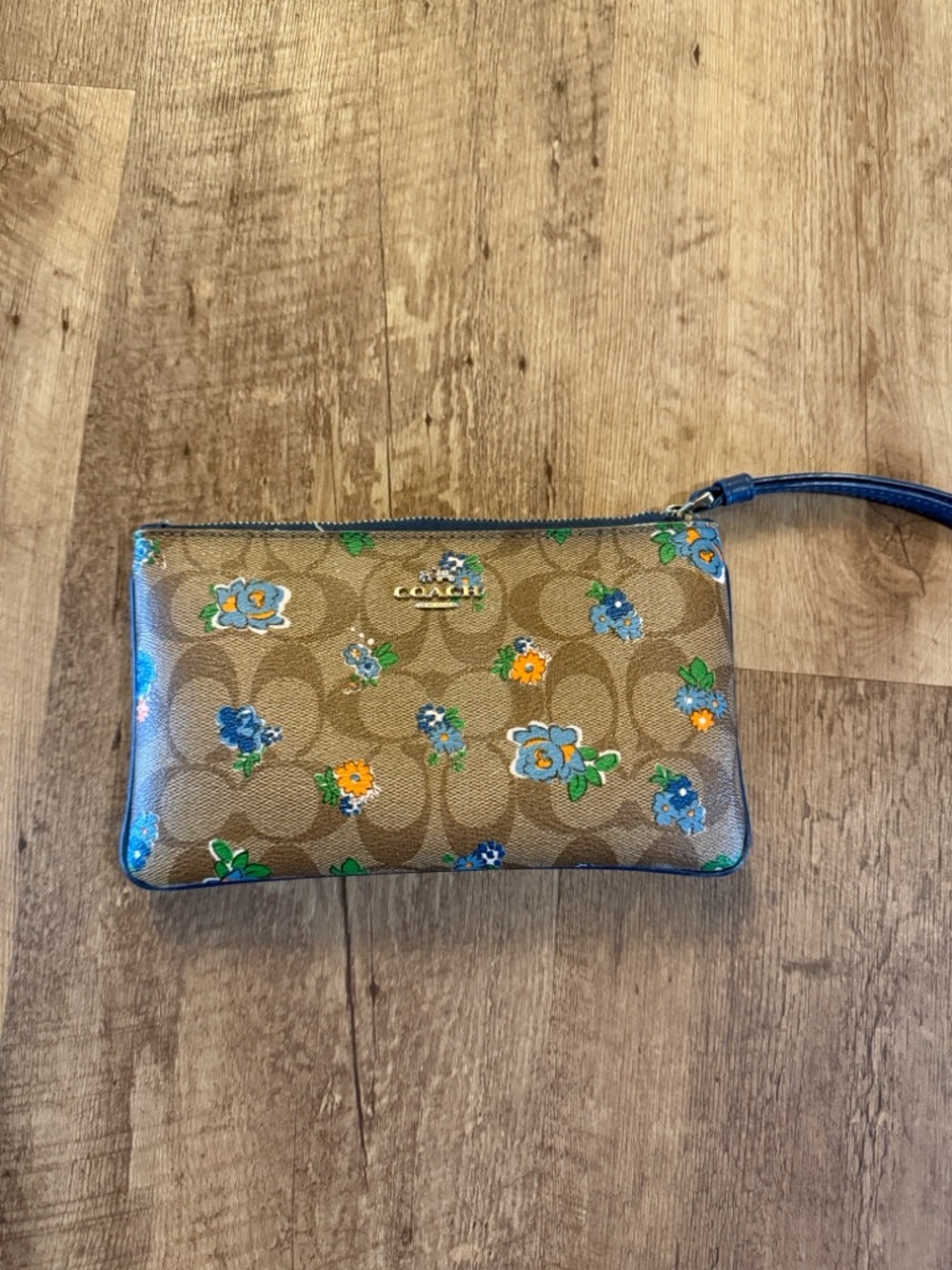 COACH BUNDLE OPTION!!! Price to sell***

I have these listed individually.